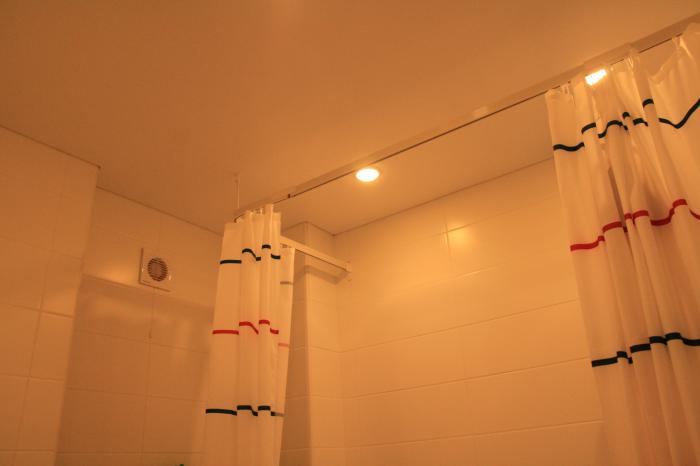 Adult curtain shower