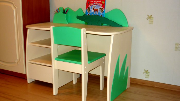 Детский стол LX 01