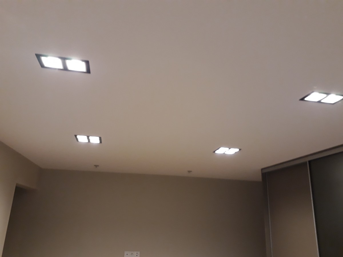 потолок в совмнной гостиной и коридоре — Идеи ремонта