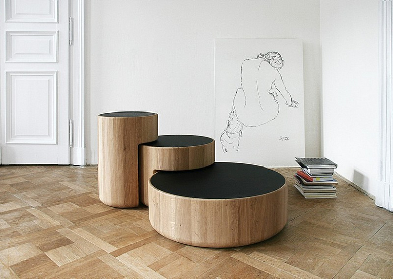 фото:Три круглых кофейных столика