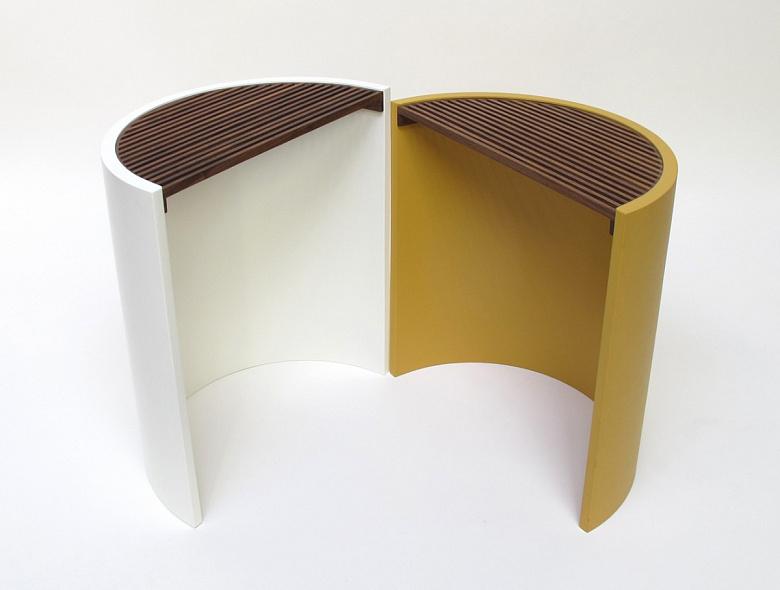 фото:Столы полукругом - композиция из двух половинок