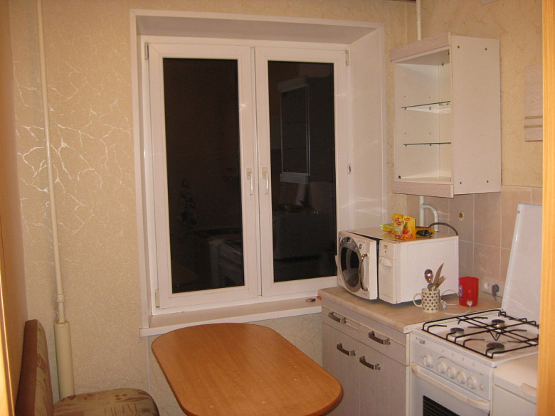 фото:Однушка хрущевка в белом - кухня 5 кв. метров