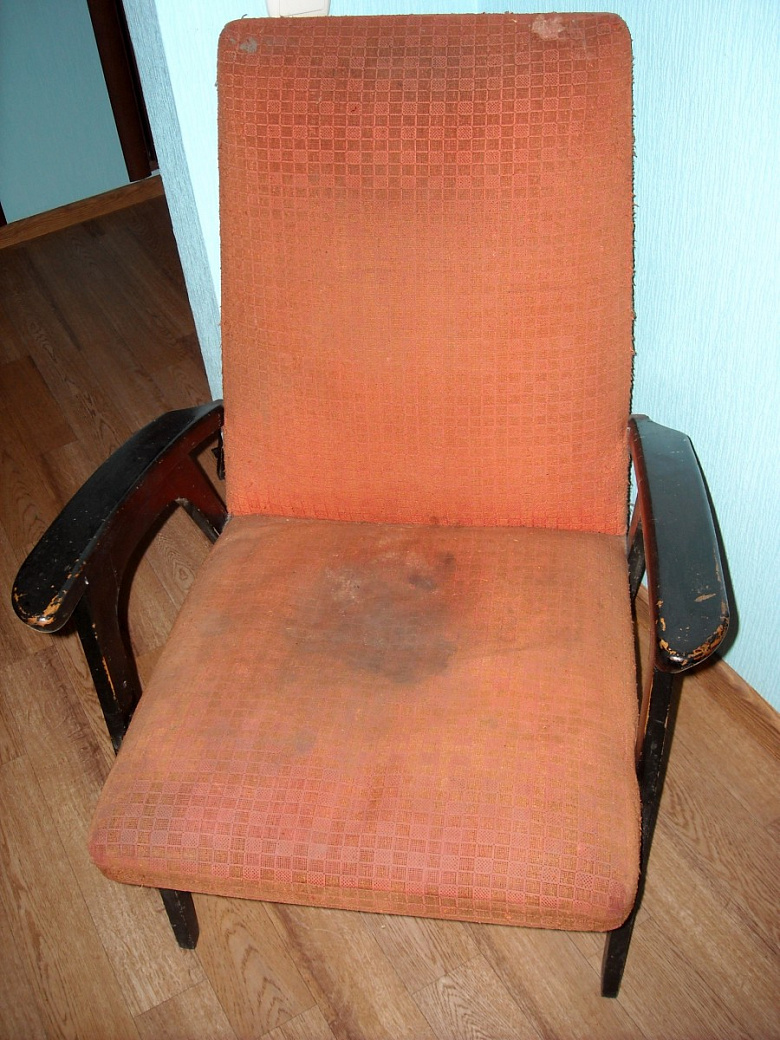Старое советское кресло