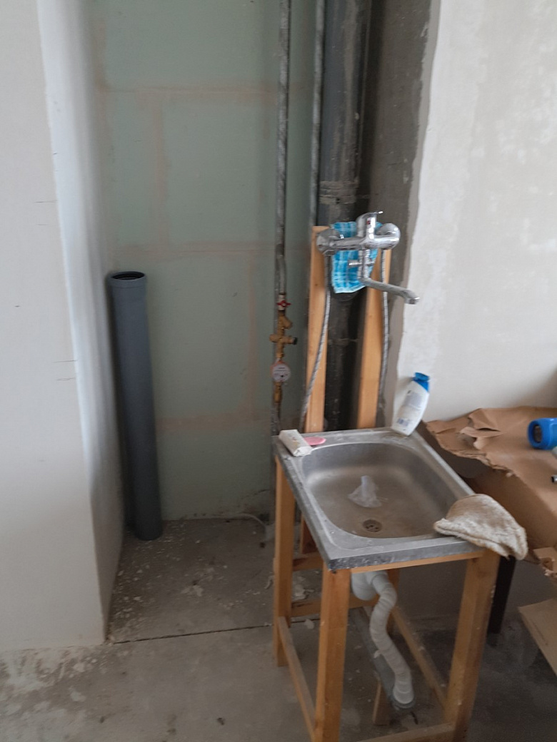 фото:Квартирный водопровод с узлом водоподготовки на кухне