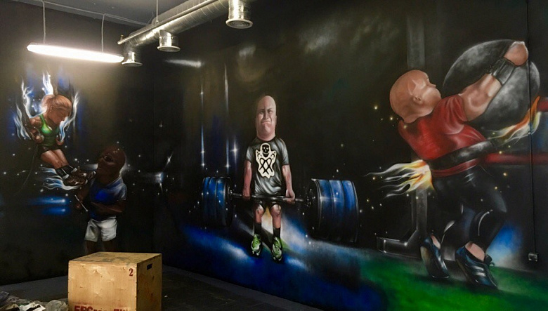 фото:Роспись стен в спортзале