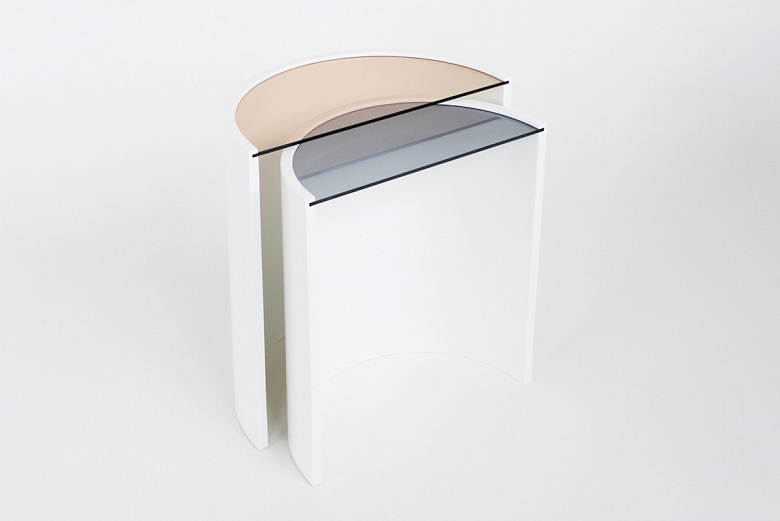 фото:Столы полукругом - композиция из двух половинок