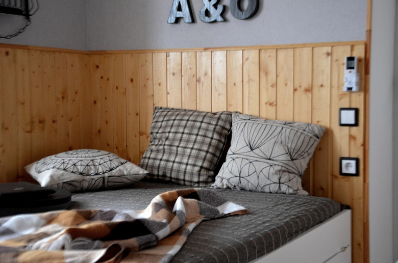 фото:Серо-бело-деревянное. Спальня.