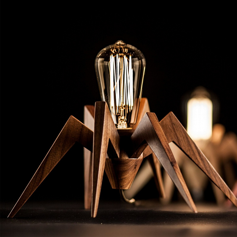фото:Декоративный светильник-паук