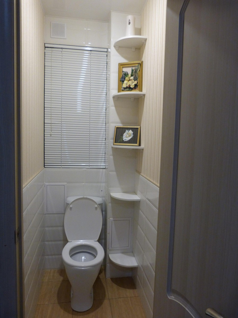 фото:Туалет в желто-белых тонах