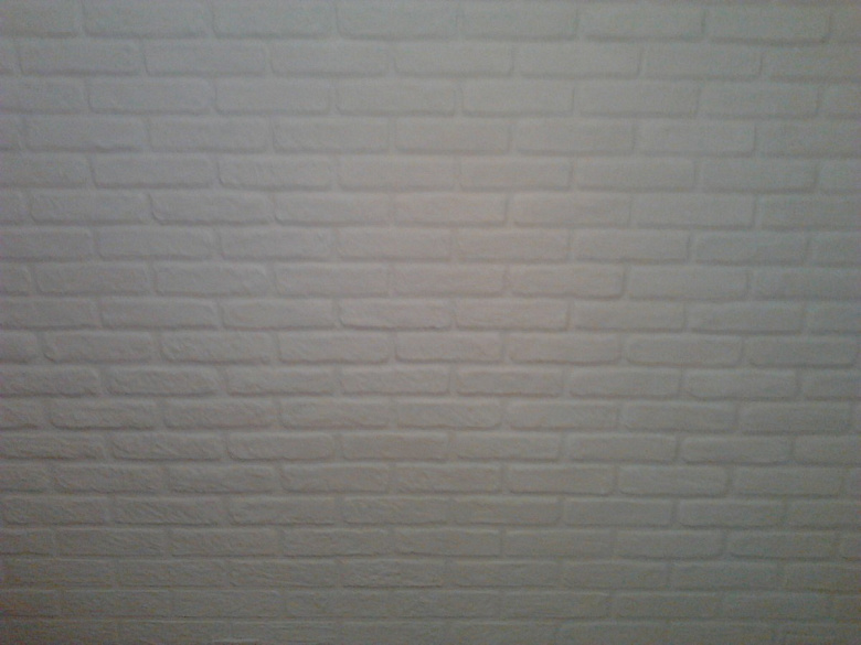 фото:Кирпичных стен много не бывает!