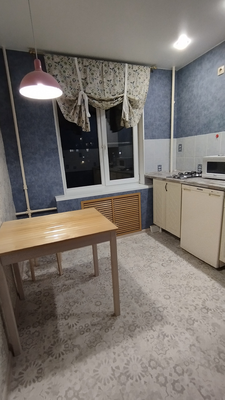 фото:Кухня и стены в комнате