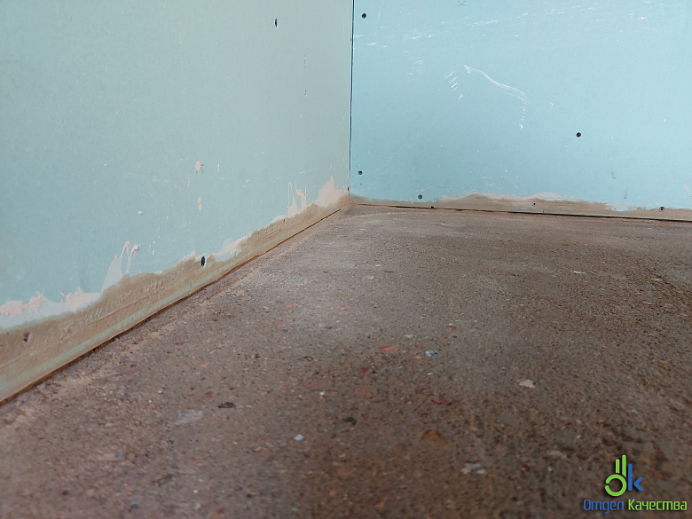 фото:Шлифовка цементной стяжки пола в коттедже