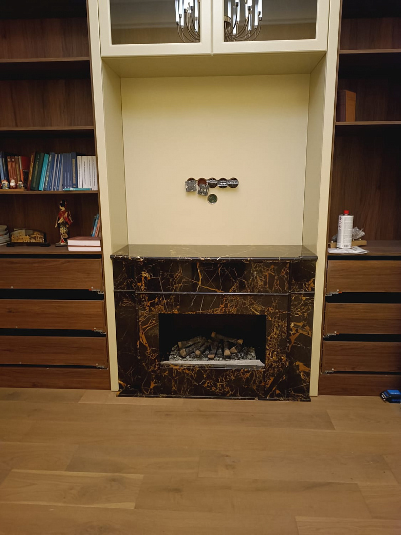 фото:Камин из мрамора Нью Порторо