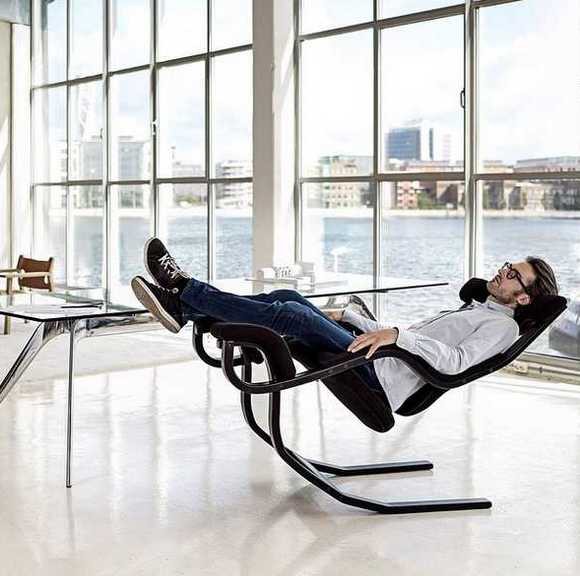 фото:Два очень странных кресла