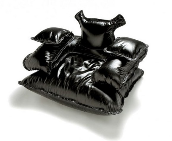 фото:Два очень странных кресла